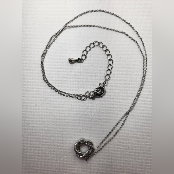 🛍️ | Sparkle & Dainty - Necklace - Knot - Wreath - Rhinestines- Crystal Sparkly - Picture 3 of 10